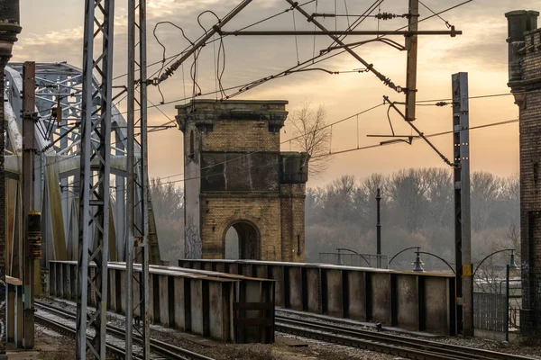 Pont Ferroviaire Dans Ville Torun Pologne Images De Stock Libres De Droits