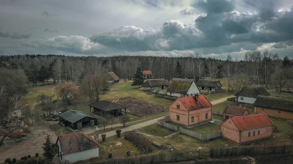 Een Openluchtmuseum Met Oude Gebouwen Het Poolse Platteland — Stockfoto