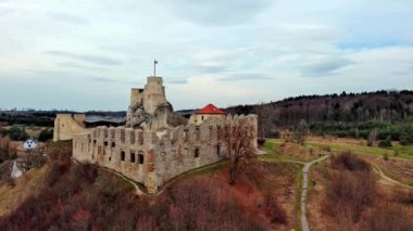 Rabsztyn Kalesi, Polonya.