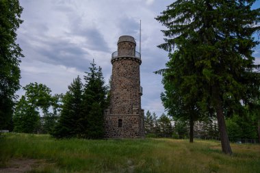 Polonya 'nın Ostroda kentindeki Bismarck Kulesi.