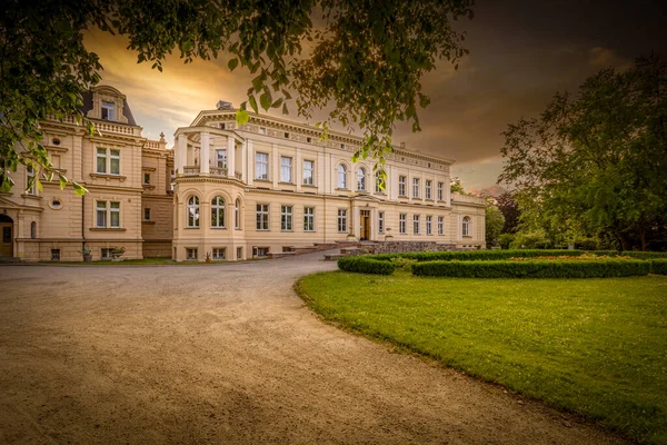 Дворец Парк Польском Городе Ромеко — стоковое фото