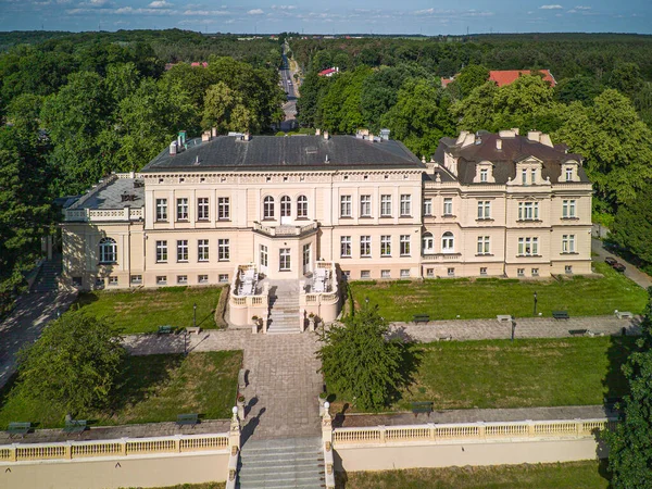 Палац Парк Остромецці Польща — стокове фото