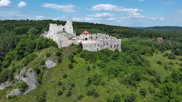 Ruïnes Van Een Middeleeuws Kasteel Het Dorp Rabsztyn Polen — Stockvideo