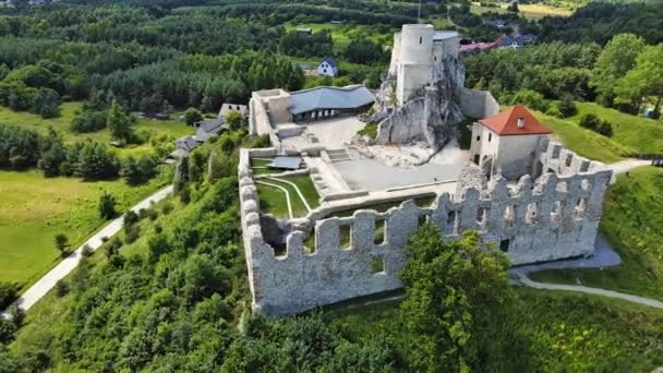 Ruïnes Van Een Middeleeuws Kasteel Het Dorp Rabsztyn Polen — Stockvideo