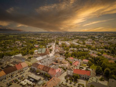 Polonya 'nın Sieradz kentindeki eski şehir manzarası.