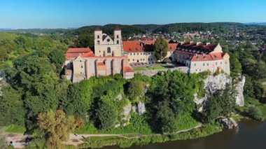 Tyniec, Polonya 'daki manastır binaları.