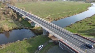 Polonya 'nın Sieradz kenti yakınlarındaki Warta Nehri..