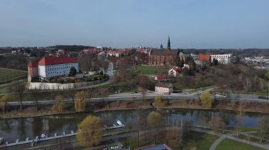 Polonya 'nın Sandomierz kentindeki Kale ve katedral bazilikası.