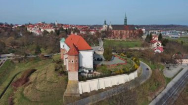 Sandomierz, Polonya 'daki kalenin ve katedralin en üst manzarası.