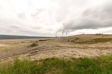 Polonya, Bechatw 'da kömürle çalışan elektrik santrali ve açık maden ocağı..