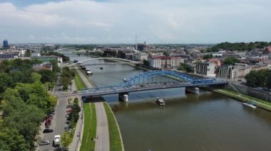 Polonya, Vistula Nehri ve Krakow 'un yukarısından görüntü.