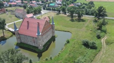 Piotrowice Swidnickie - Rönesans Savunma Malikanesi, Polonya.