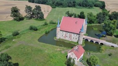 Piotrowice Swidnickie - Rönesans Savunma Malikanesi, Polonya.