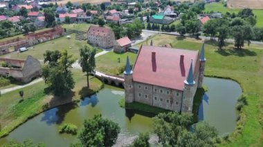 Piotrowice Swidnickie - Rönesans Savunma Malikanesi, Polonya.