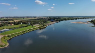 Polonya 'nın Korzeniewo kentindeki su göstergesi..