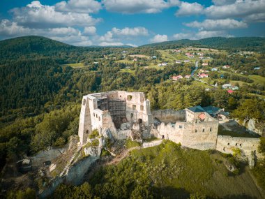 Polonya 'daki Kamieniec Kalesi' nin kalıntıları.