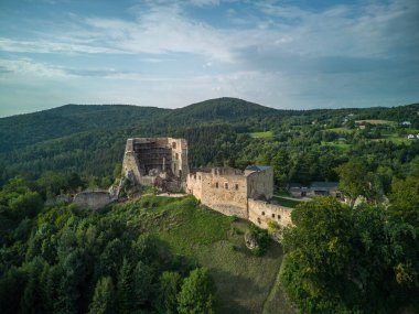 Polonya 'daki Kamieniec Kalesi' nin kalıntıları.