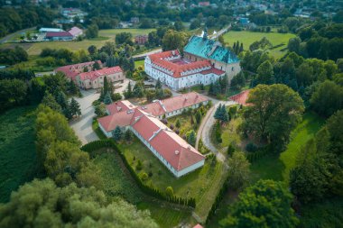 Lutomiersk, Polonya 'daki Salezya Manastırı.