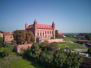 Polonya 'nın Gniew kentindeki ortaçağ kalesi.