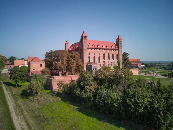 Polonya 'nın Gniew kentindeki ortaçağ kalesi.