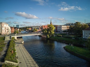 Polonya 'nın Brda Nehri üzerindeki Bydgoszcz şehrinde bir ada..