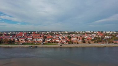 Toru Panoraması güneşli bir sonbahar gününde Polonya 'da yakalandı.