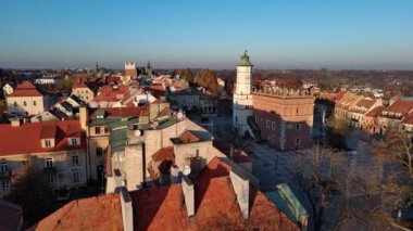 Sandomierz bir sonbahar sabahı yukarıdan görüldü, Polonya.