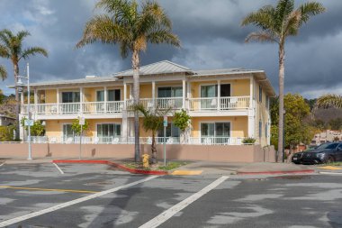 Pasifik Okyanusu 'ndaki Avila Sahili, ABD.