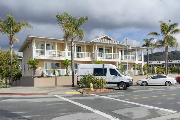 Pasifik Okyanusu 'ndaki Avila Sahili, ABD.