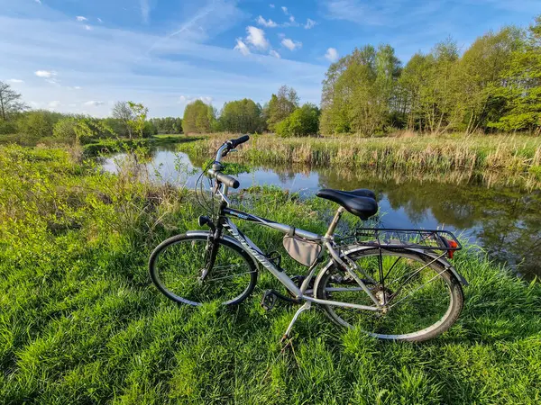 Doğaya yakın bisiklet turizmi.