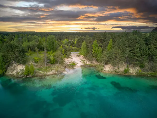 Polonya, Süleyman 'da taşan kireç taşı kazısı.