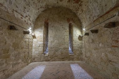 Polonya 'daki Klodzko Kalesi' nin tahkimatları.