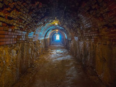 Polonya 'daki Srebrna Gra Kalesi.