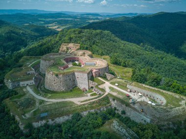 Polonya 'daki Srebrna Gra Kalesi.