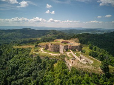 Polonya 'daki Srebrna Gra Kalesi.