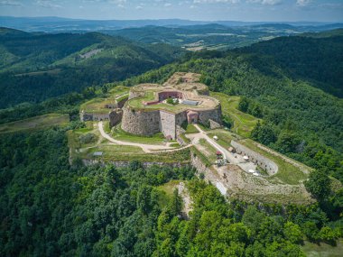Polonya 'daki Srebrna Gra Kalesi.