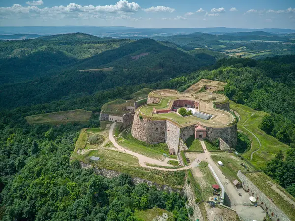 Polonya 'daki Srebrna Gra Kalesi.