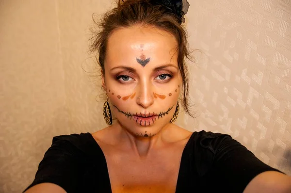 Kvinnoporträtt Med Läskig Makeup Halloween Smink Catrina Kvinna Catrina Skalle — Stockfoto