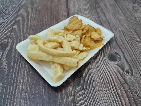 Gefrituurde Snacks Met Een Knapperige Smaak Namelijk Lange Crackers Cassave — Stockfoto