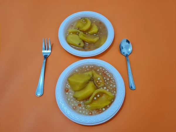 Γλυκό Κομπόστα Γεμιστό Ώριμα Φρούτα Και Μικρές Γλυκές Μπάλες — Φωτογραφία Αρχείου