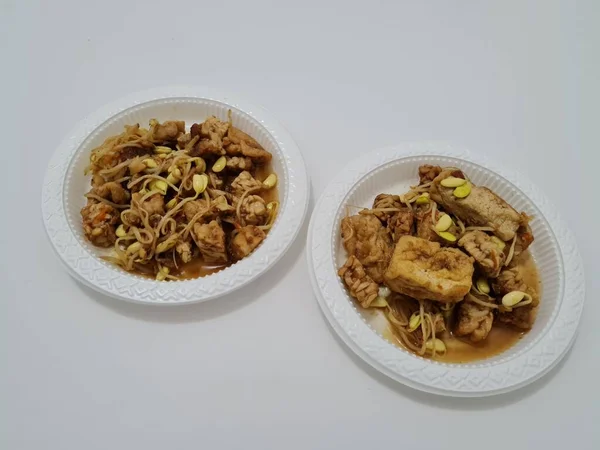 Ένα Soupy Side Dish Που Περιέχει Κομμάτια Tempeh Κομμάτια Tofu — Φωτογραφία Αρχείου
