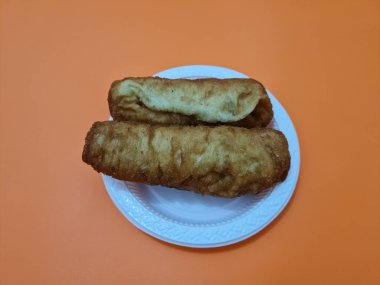 Marketten gelen abur cuburlar oval ve tatlı bir tadı olan kızarmış ekmeklerdir.