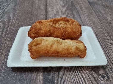 Marketten gelen abur cuburlar oval ve tatlı bir tadı olan kızarmış ekmeklerdir.