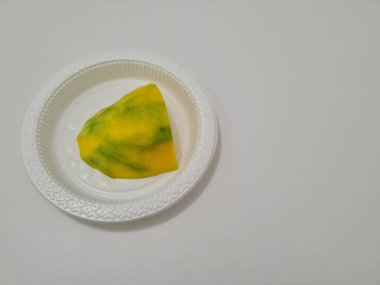 Olgun mangolar doğrudan yenebilir ya da yiyeceğe dönüştürülebilir.