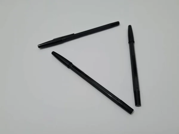 Kantoorapparatuur Voor Het Schrijven Een Zwarte Pen — Stockfoto