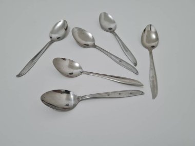 Demirden yapılmış gümüş kaşık koleksiyonu.