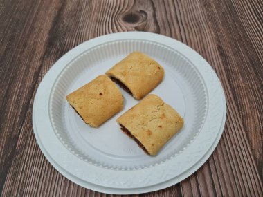 Lezzetli, çıtır çıtır çikolatalı kuru turta.