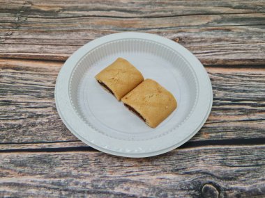 Lezzetli, çıtır çıtır çikolatalı kuru turta.