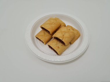 Lezzetli, çıtır çıtır çikolatalı kuru turta.