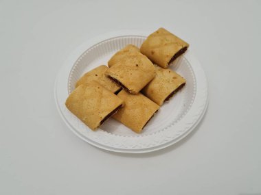 Lezzetli, çıtır çıtır çikolatalı kuru turta.